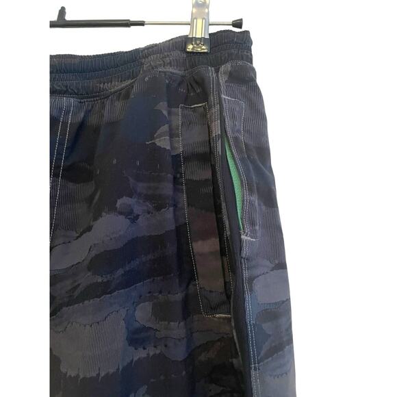 Lululemon Pace Breaker Shorts Men Size‎ Large Gray Blue Camo Lined Breathable - Picture 3 of 6